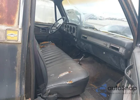 1984 Chevrolet K10 из США, поврежденный, VIN 1GCEK14H5EF322885